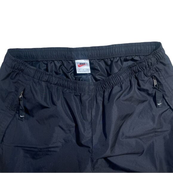 🔥‎ Vintage Nike 90s Nylon Track Pants 🏃‍♂️ Size M 🖤 Retro Windbreaker Vibes - Picture 2 of 6